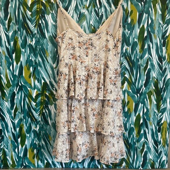 Storia Elegant Cream Floral Tiered Dress - Picture 3 of 7